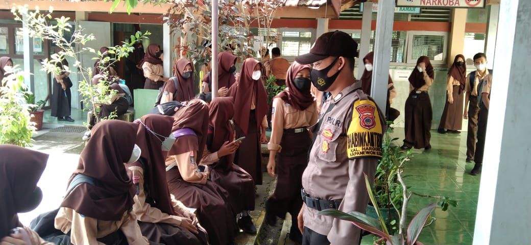 Lakukan Preventif Premanisme, Bhabinkamtibmas Aktif lakukan Ops Bina Kusuma.